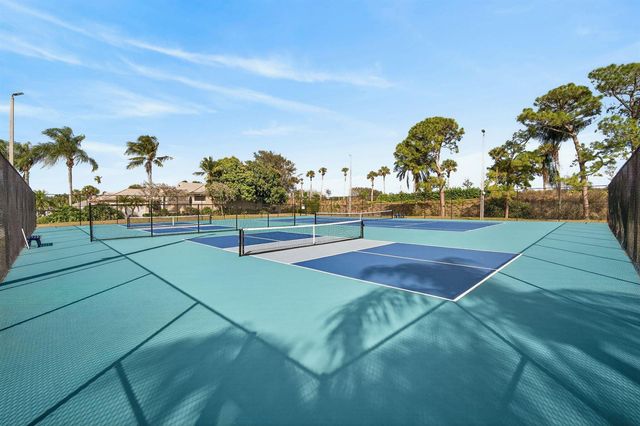 10056 Lexington Circle N, Boynton Beach, FL 33436