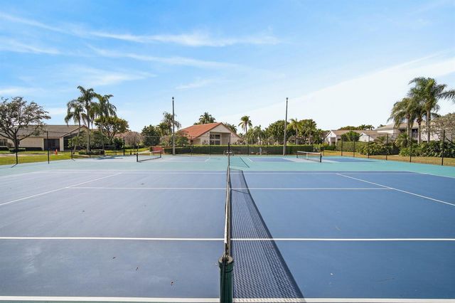 10056 Lexington Circle N, Boynton Beach, FL 33436