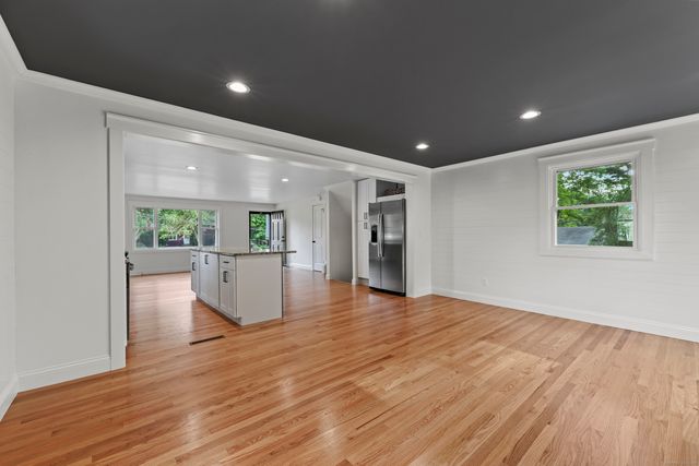 15 Lancaster Road, Glastonbury, CT 06033