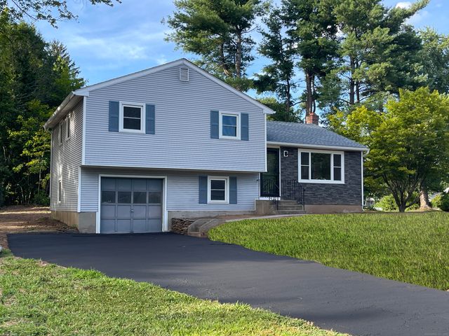 15 Lancaster Road, Glastonbury, CT 06033