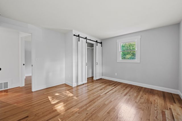 15 Lancaster Road, Glastonbury, CT 06033