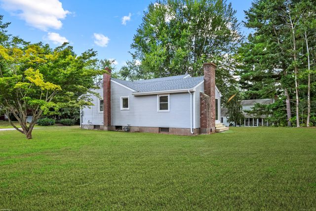 15 Lancaster Road, Glastonbury, CT 06033