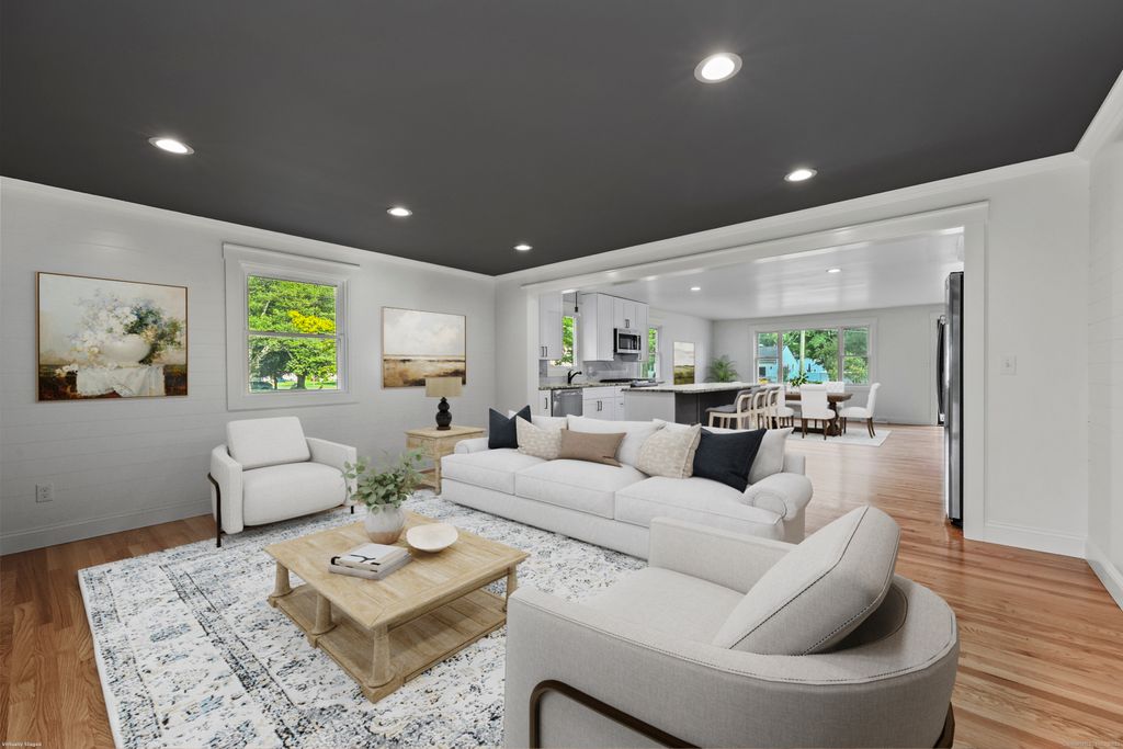 15 Lancaster Road, Glastonbury, CT 06033