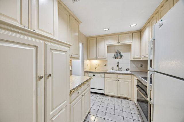 9149 Emberglow Lane, Dallas, TX 75243