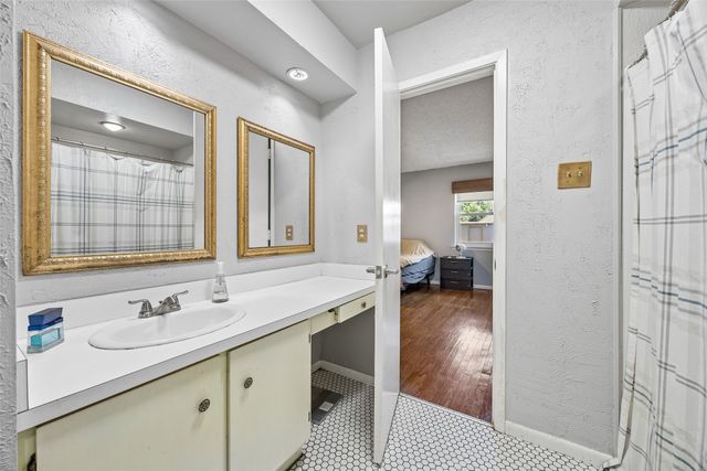 9149 Emberglow Lane, Dallas, TX 75243
