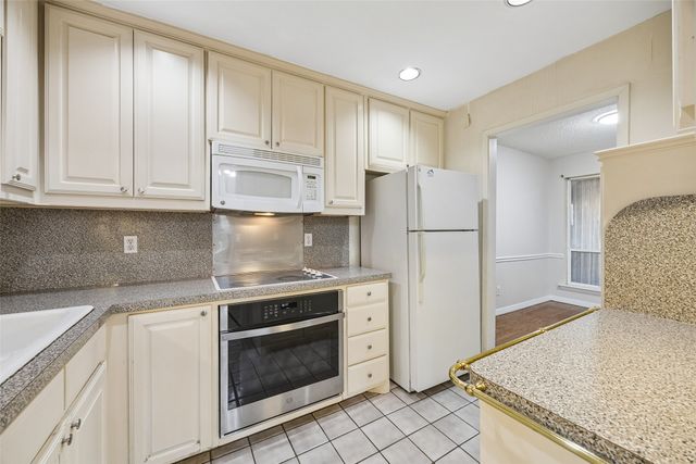 9149 Emberglow Lane, Dallas, TX 75243