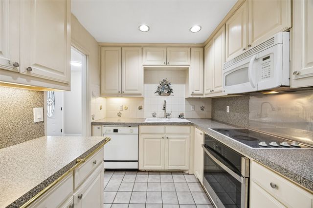 9149 Emberglow Lane, Dallas, TX 75243