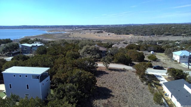 579 Airline, Canyon Lake, TX 78133