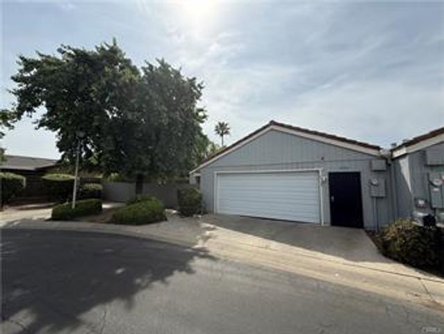 1854 Cougar Lane, Clovis, CA 93611