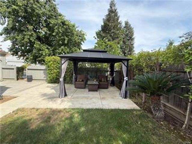 1854 Cougar Lane, Clovis, CA 93611