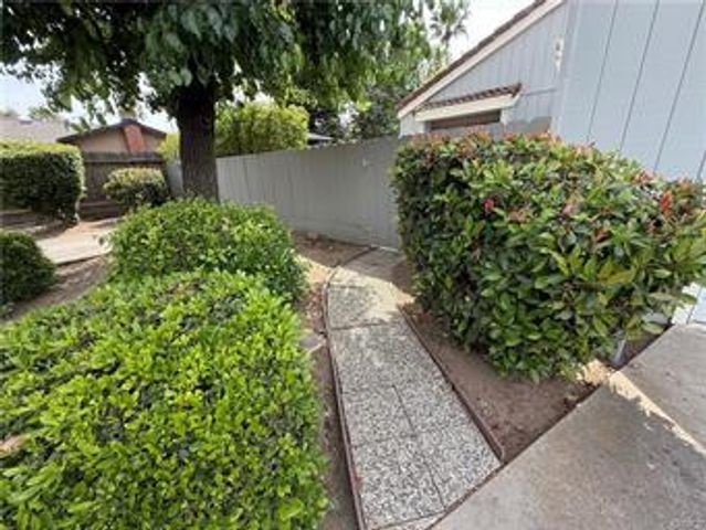 1854 Cougar Lane, Clovis, CA 93611