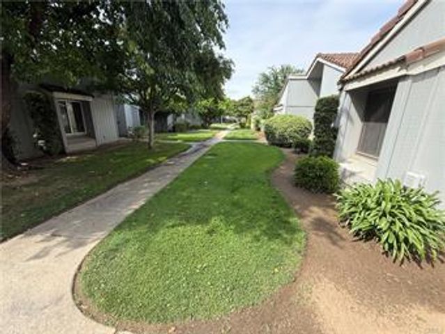 1854 Cougar Lane, Clovis, CA 93611