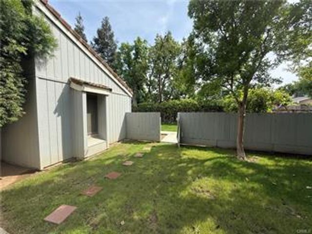 1854 Cougar Lane, Clovis, CA 93611