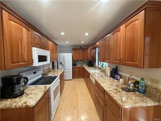 1854 Cougar Lane, Clovis, CA 93611