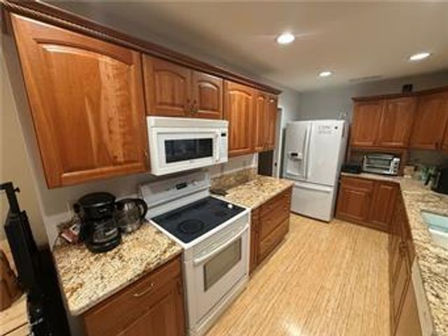 1854 Cougar Lane, Clovis, CA 93611