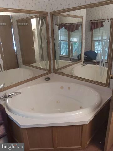 8023 FAIR BREEZE DR, Severn, MD 21144