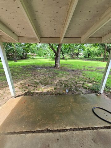2970 41st Street SE, Paris, TX 75462