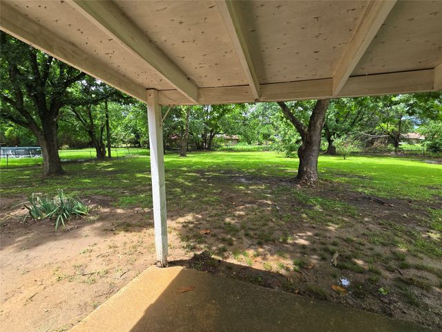 2970 41st Street SE, Paris, TX 75462
