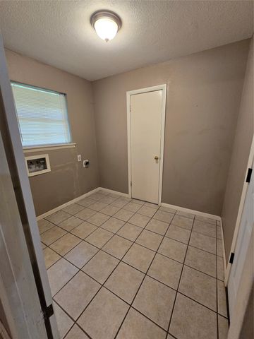 2970 41st Street SE, Paris, TX 75462