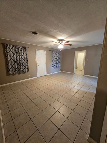 2970 41st Street SE, Paris, TX 75462