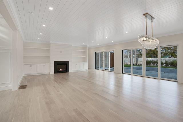 23 Pinehurst Road, Edgartown, MA 02539