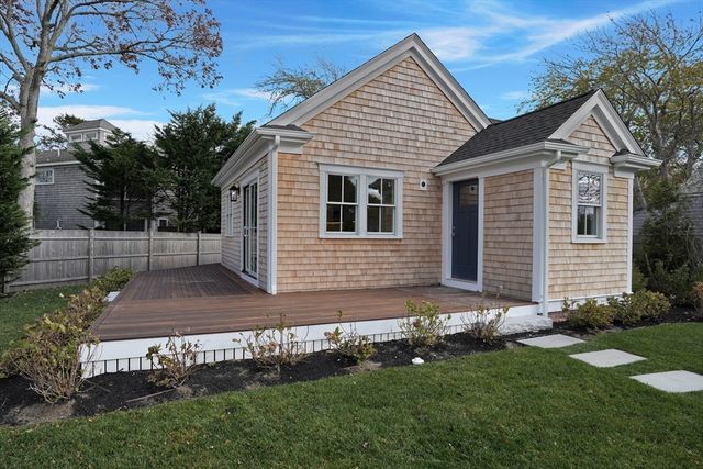 23 Pinehurst Road, Edgartown, MA 02539
