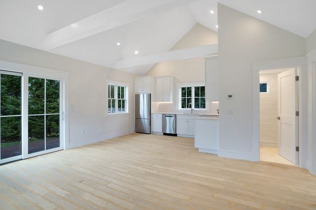 23 Pinehurst Road, Edgartown, MA 02539