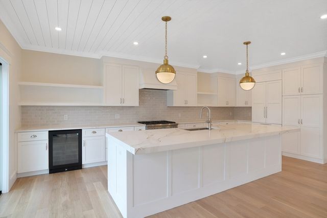 23 Pinehurst Road, Edgartown, MA 02539