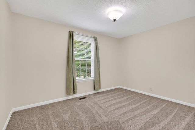 120 Hillwood Dr, Hendersonville, TN 37075