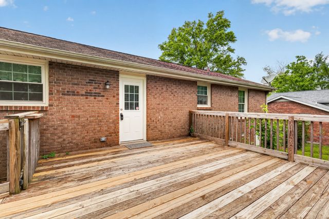 120 Hillwood Dr, Hendersonville, TN 37075