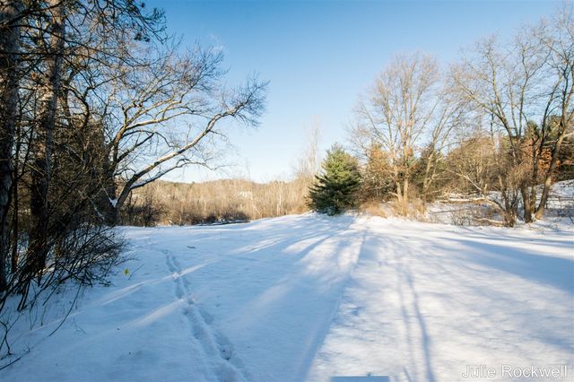 4477 Knapp Court, Grand Rapids, MI 49525