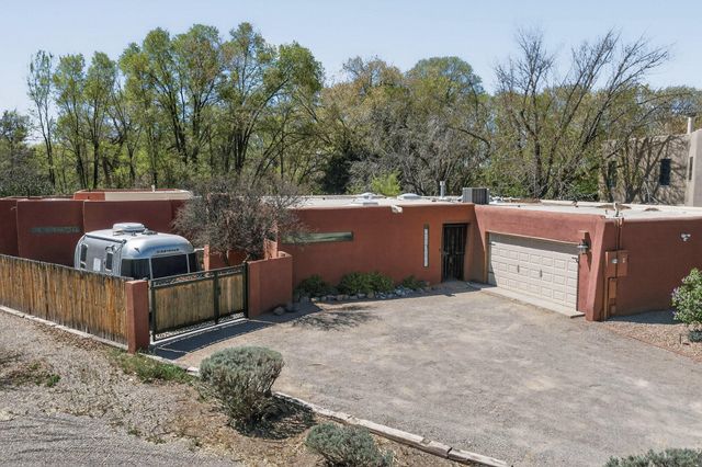 2416 Arbor Road NW, Albuquerque, NM 87107
