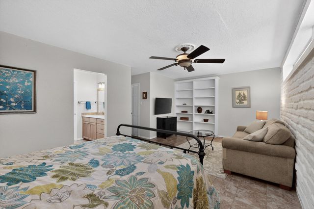 2416 Arbor Road NW, Albuquerque, NM 87107