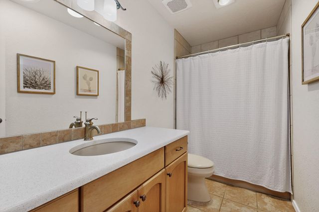 2416 Arbor Road NW, Albuquerque, NM 87107