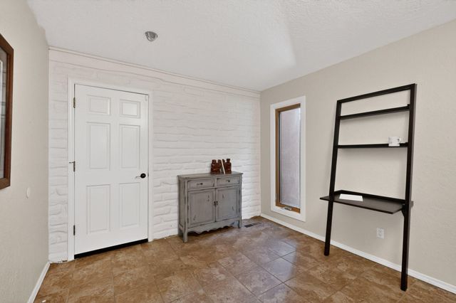 2416 Arbor Road NW, Albuquerque, NM 87107