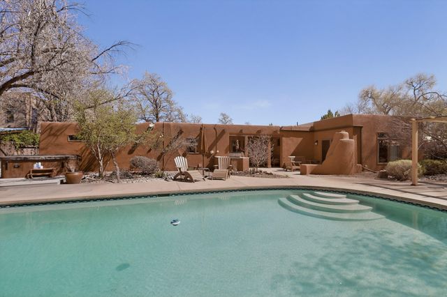 2416 Arbor Road NW, Albuquerque, NM 87107