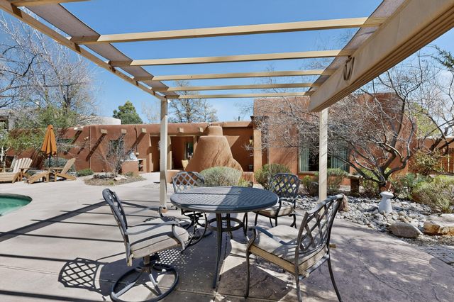 2416 Arbor Road NW, Albuquerque, NM 87107