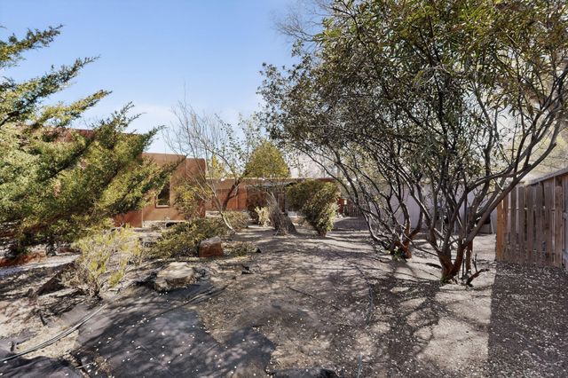 2416 Arbor Road NW, Albuquerque, NM 87107