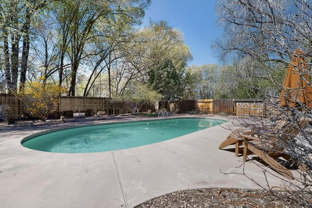 2416 Arbor Road NW, Albuquerque, NM 87107