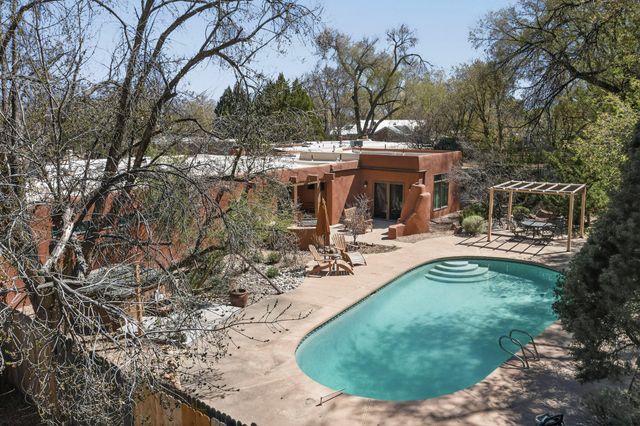 2416 Arbor Road NW, Albuquerque, NM 87107