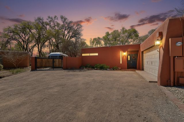 2416 Arbor Road NW, Albuquerque, NM 87107