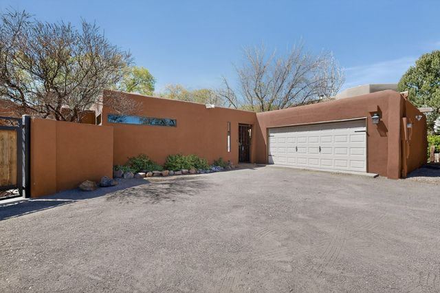 2416 Arbor Road NW, Albuquerque, NM 87107