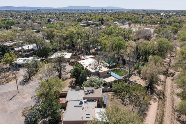 2416 Arbor Road NW, Albuquerque, NM 87107