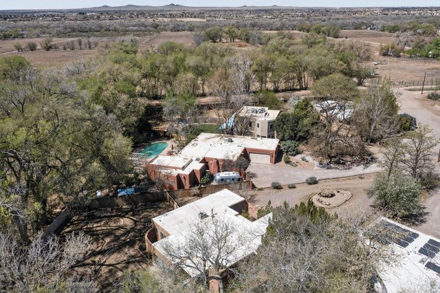 2416 Arbor Road NW, Albuquerque, NM 87107