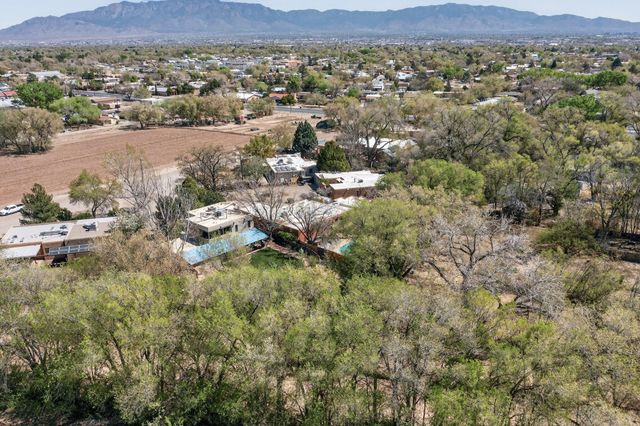 2416 Arbor Road NW, Albuquerque, NM 87107