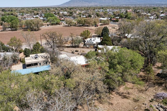 2416 Arbor Road NW, Albuquerque, NM 87107