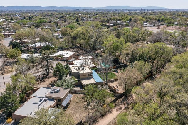 2416 Arbor Road NW, Albuquerque, NM 87107