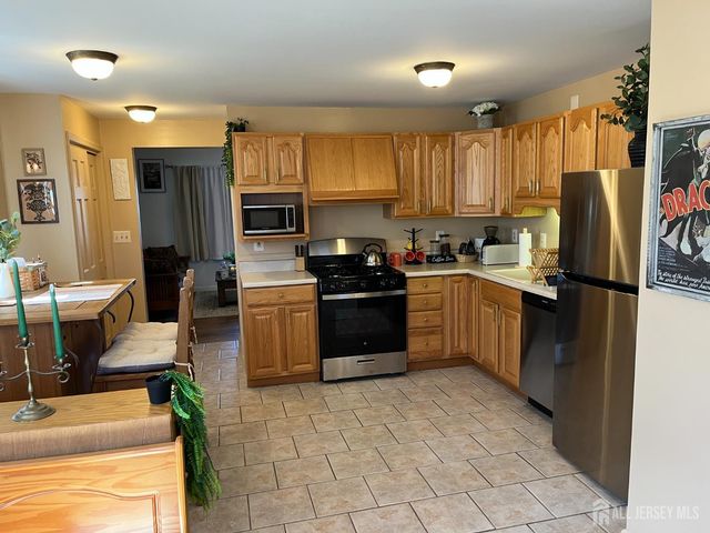 4 Rodney Road, East Brunswick, NJ 08816