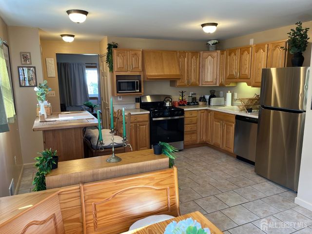 4 Rodney Road, East Brunswick, NJ 08816