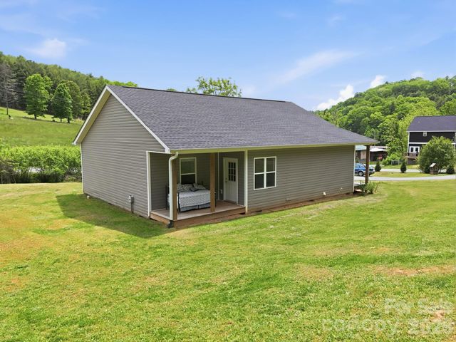 10 Scarlett Ridge Drive, Marshall, NC 28753